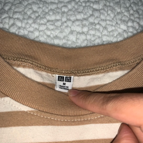 Uniqlo Striped T Shirt White & Beige - Picture 2 of 3